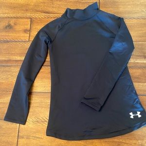 Size YM, Under Armour thermal undershirt